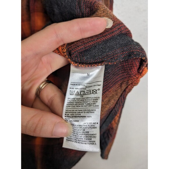 Old Navy Womens Large Boyfriend Shirt Flannel Evermore Taylor Swift‎ Style Plaid - Picture 2 of 4